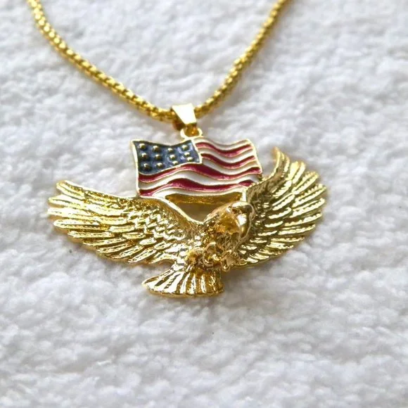 🇺🇸HOST PICK🇺🇲Gold American Flag Eagle Pendant Necklace NEW 3D 23" - Picture 7 of 9
